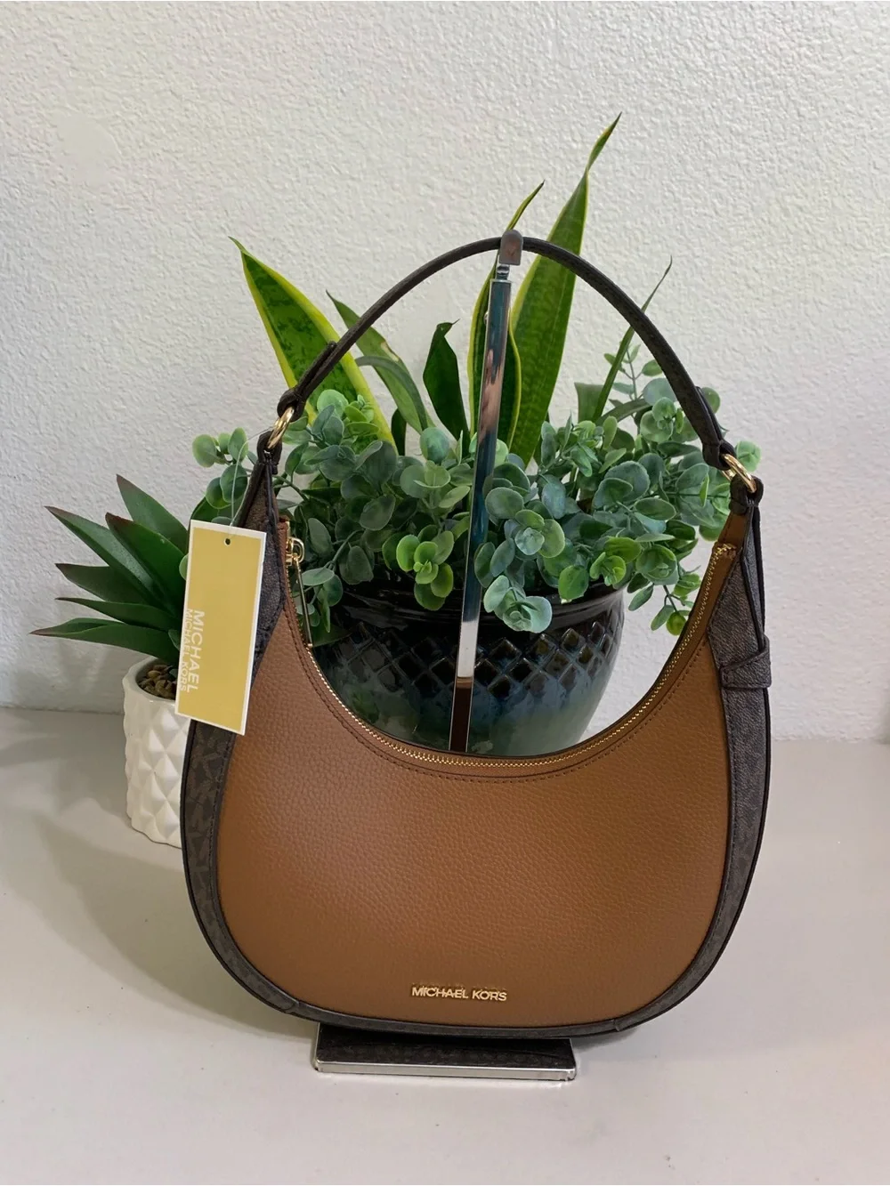 👜💕 Michael Kors Brown Crescent Shoulder Bag